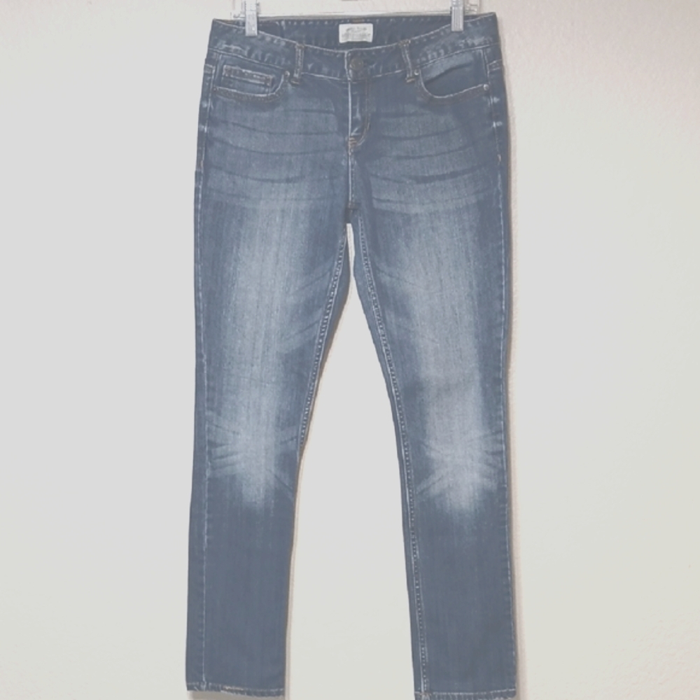 BO-28--Aeropostale Ashley Ultra Skinny Jeans